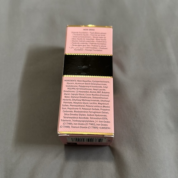 Too Faced Born This Way foundation - Picture 3 of 3